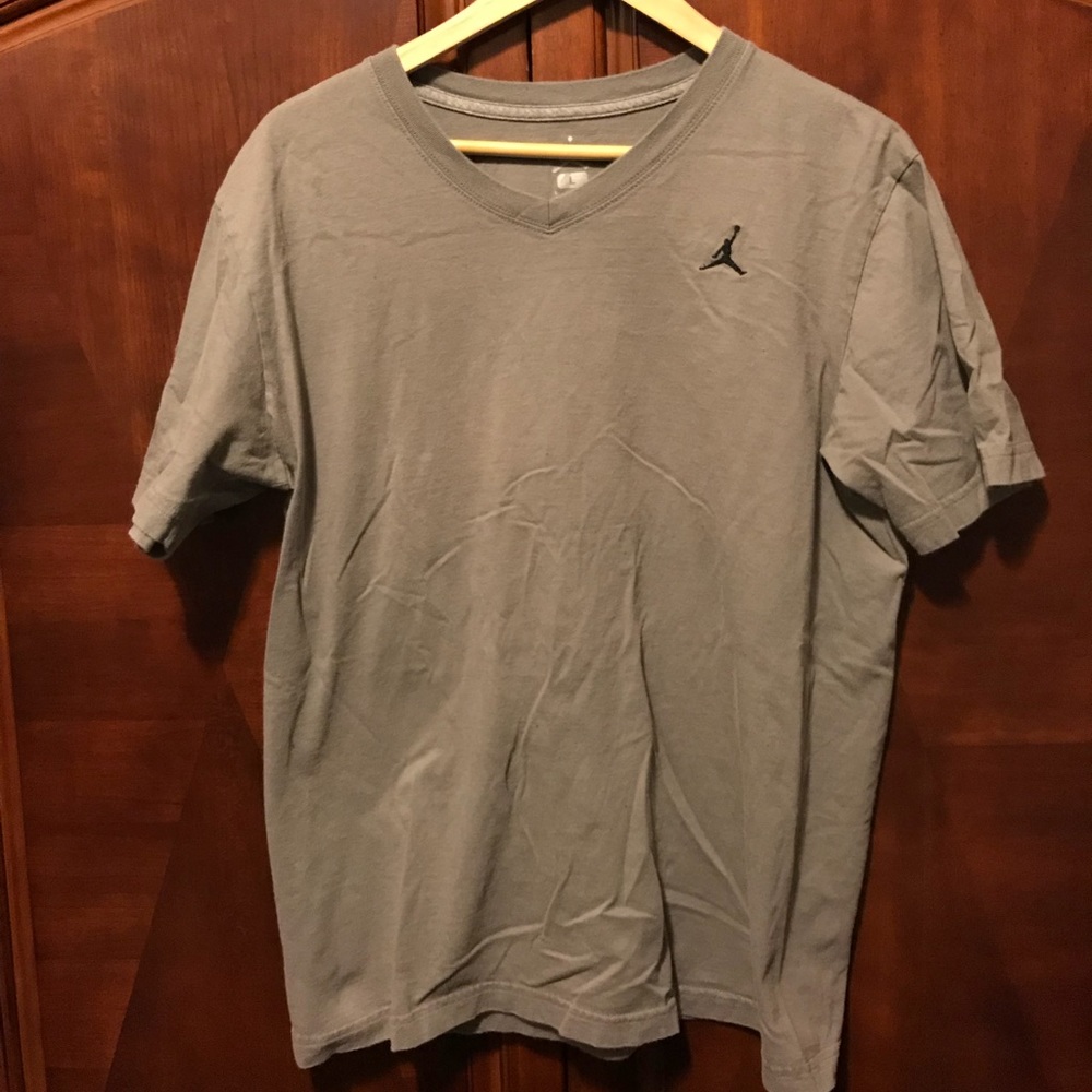 Jordan v neck